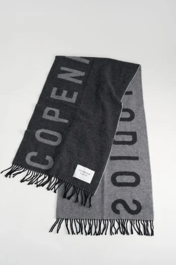 Clearance COPENHAGEN STUDIOS Cph Shawl 1 Wool Mix Zwart