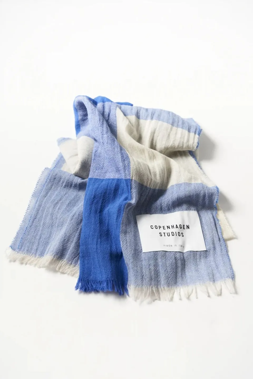 cph-shawl-7-cotton-mix-PtXKsfDR-1.webp Outlet COPENHAGEN STUDIOS Cph Shawl 7 Cotton Mix Creme/Blauw