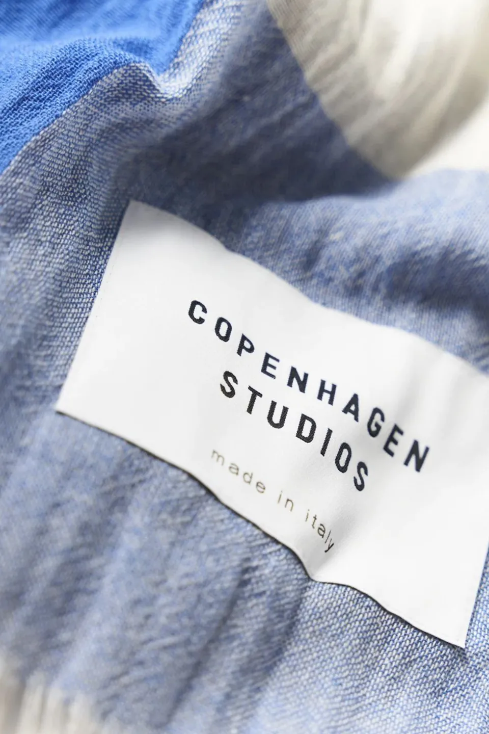 cph-shawl-7-cotton-mix-PtXKsfDR-2.webp Outlet COPENHAGEN STUDIOS Cph Shawl 7 Cotton Mix Creme/Blauw